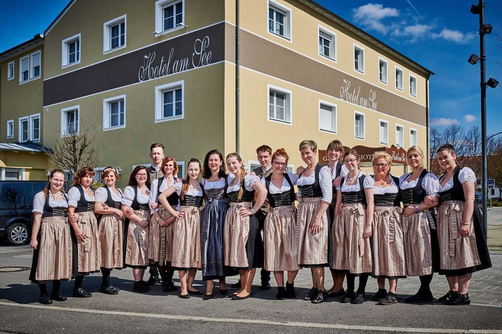 Hotel Am See Neutraubling Exterior photo